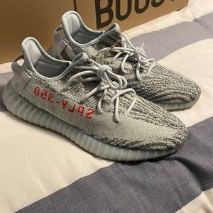 Blue tint Yeezy 350 V2 size US 11.5